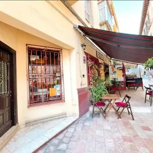 Apartamento Céntrico Muy Luminoso, Junto Al Teatro Romano Y Con Vistas A La Alcazaba Apartamento